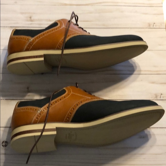 Shoes - Picture 2 of 4